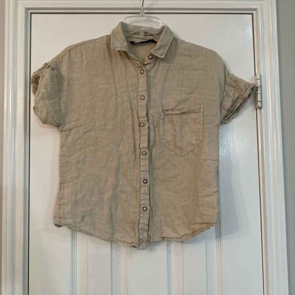 Zara‎ Beige Short Sleeve Button Down Shirt